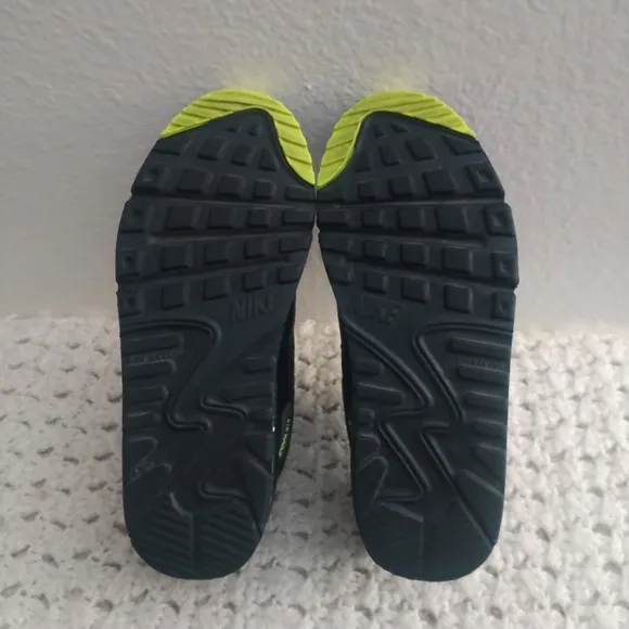 Nike Air Max 90 'Black Volt Dark Grey' size 6.5y