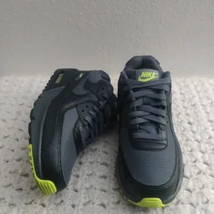 Nike Air Max 90 'Black Volt Dark Grey' size 6.5y