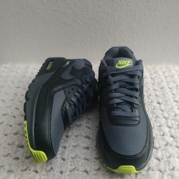Nike Air Max 90 'Black Volt Dark Grey' size 6.5y