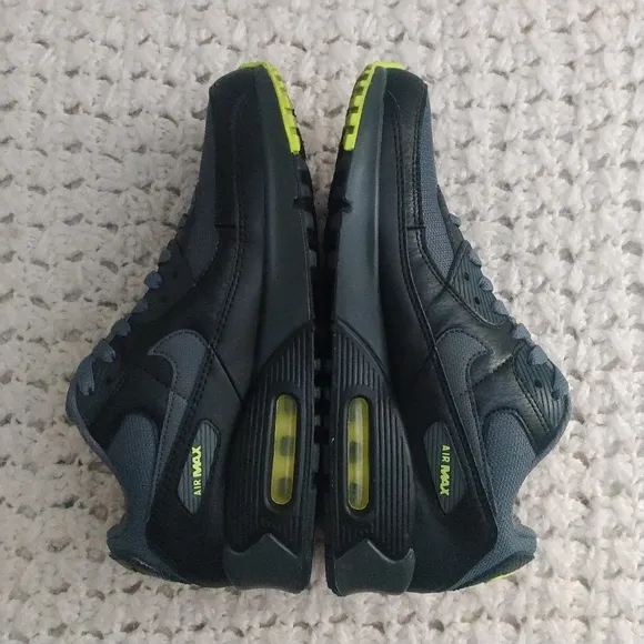 Nike Air Max 90 'Black Volt Dark Grey' size 6.5y