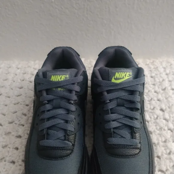 Nike Air Max 90 'Black Volt Dark Grey' size 6.5y