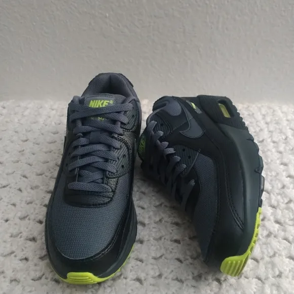 Nike Air Max 90 'Black Volt Dark Grey' size 6.5y