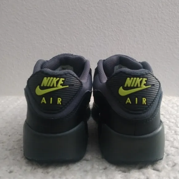 Nike Air Max 90 'Black Volt Dark Grey' size 6.5y