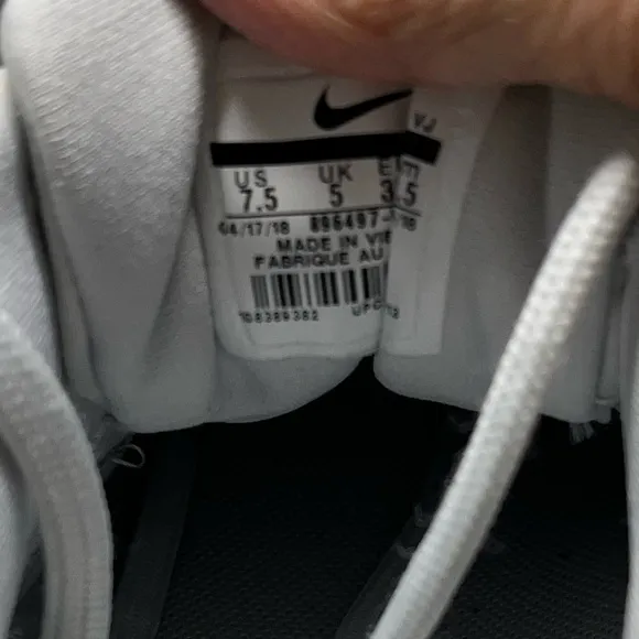 Nike Air Max 90 Running Shoes