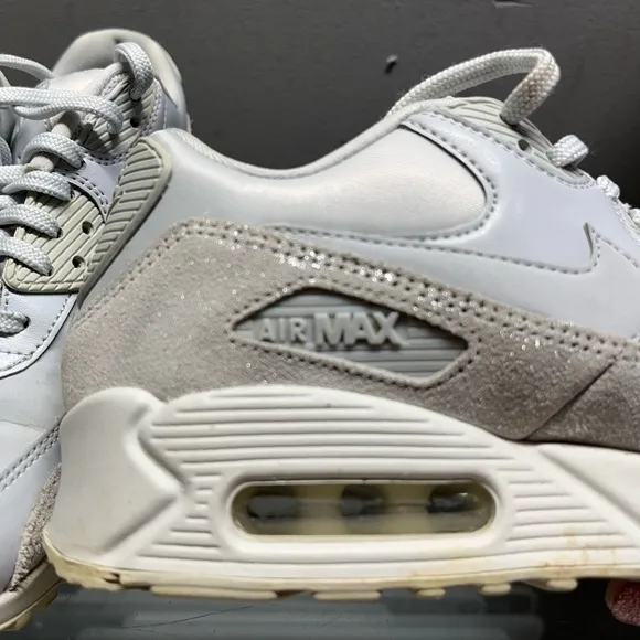 Nike Air Max 90 Running Shoes