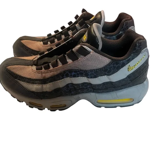 NIKE AIR MAX 95 SE REFLECTIVE AMARILLO BQ6523-001 Women Sz 8 Runners Sneakers
