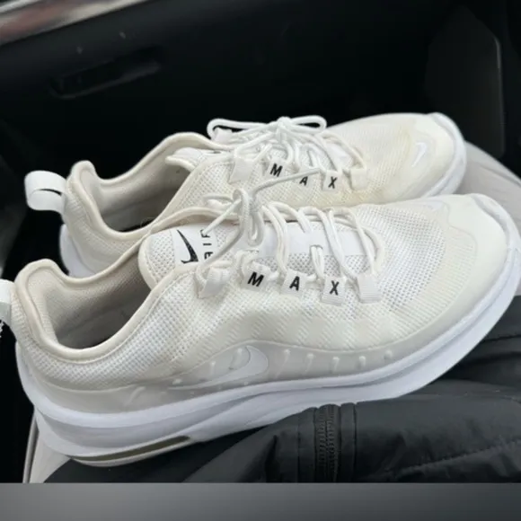 Nike Air Max Lady’s Size 9 White Sneakers Running Shoes