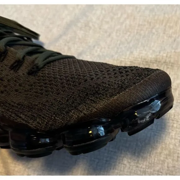 Nike Air Size 9 Women VaporMax Flyknit Olive Green 849558-300