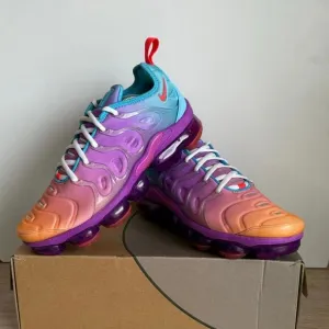 Nike Air Vapormax Plus Gradient Fuchsia/Crimson Women Sneakers - SZ 9