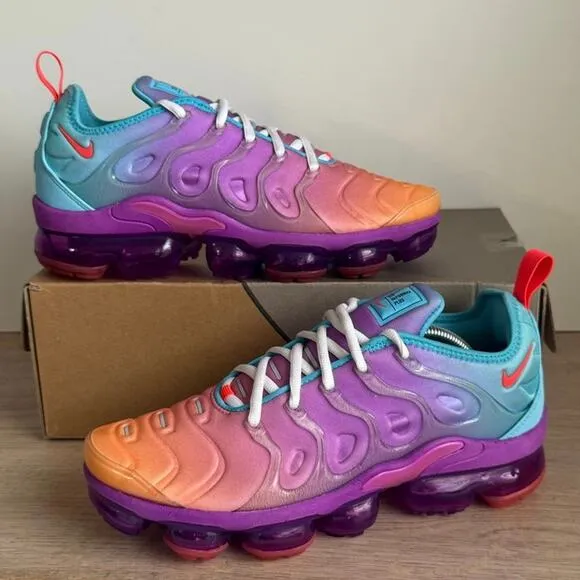 Nike Air Vapormax Plus Gradient Fuchsia/Crimson Women Sneakers - SZ 9