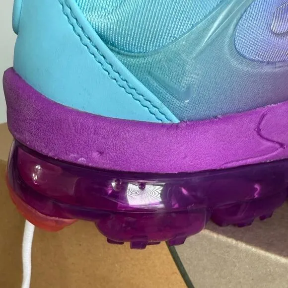 Nike Air Vapormax Plus Gradient Fuchsia/Crimson Women Sneakers - SZ 9