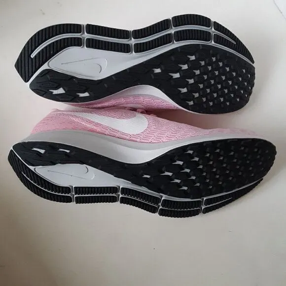 Nike Air Zoom Big Girl size 7Y Pink Sneaker