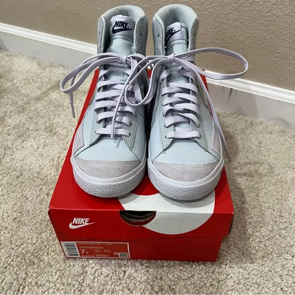 Nike Blazer MID 77 Boys Size 7 Y Women 8.5 Platinum Silver Shoes Sneakers New,