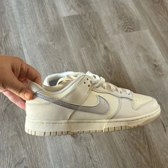 Nike Dunk Low Sail Oxygen Purple Phantom Size 9 Women DX5930-100