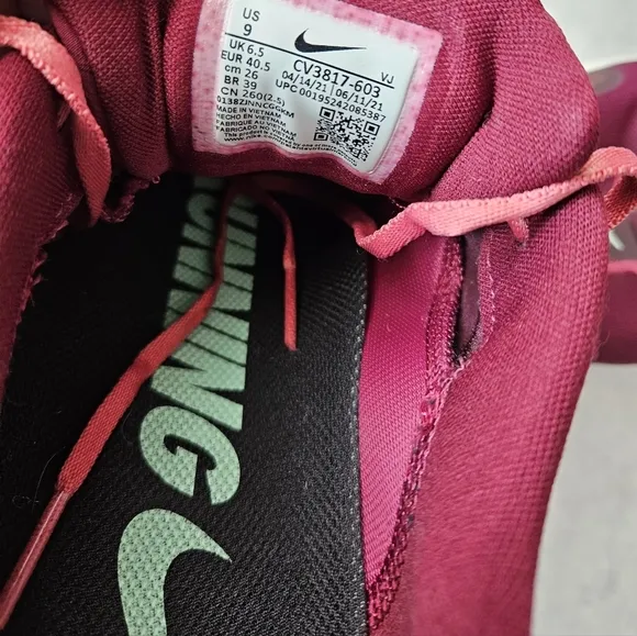 Nike Escape women running shoes beetroot
