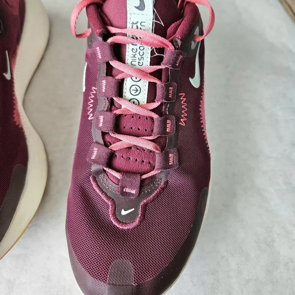 Nike Escape women running shoes beetroot