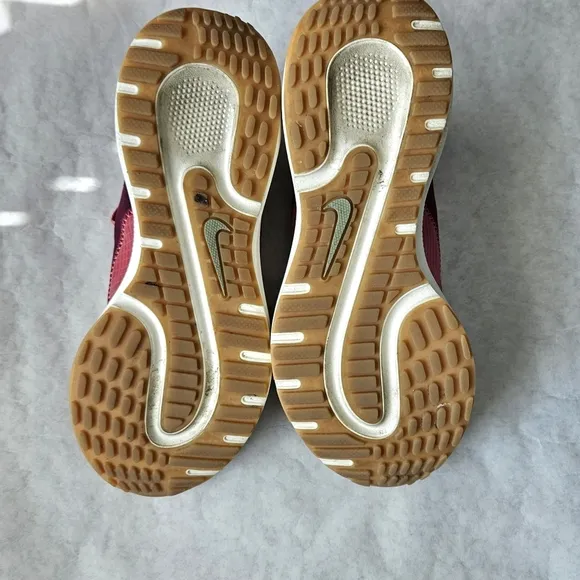 Nike Escape women running shoes beetroot
