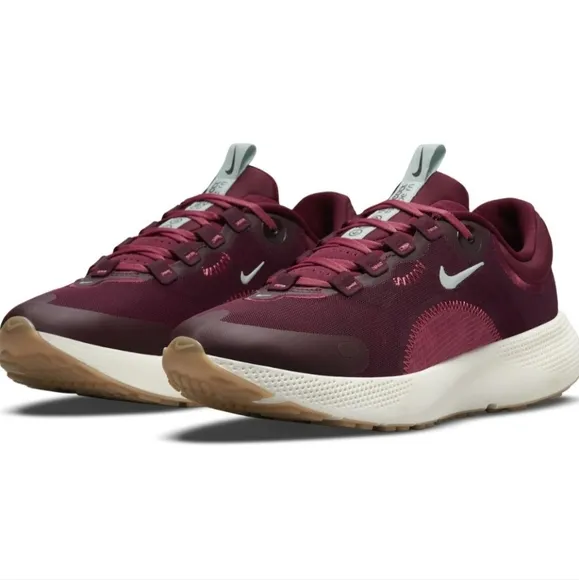Nike Escape women running shoes beetroot