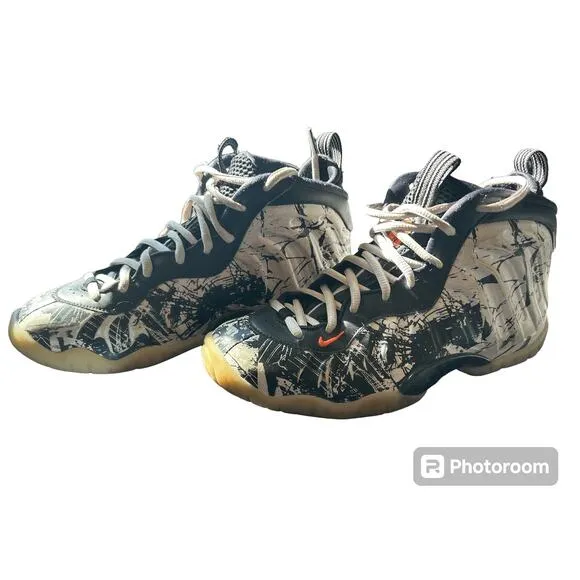 Nike Foamposite Size 4.5Y/6 Women - Good Condition