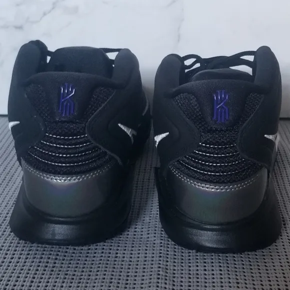 Nike Kyrie Infinity Black Metallic Silver Men Sneakers Shoes Size 10
