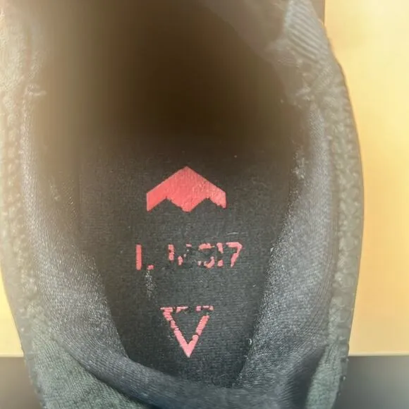 NIKE LE BRON 17 LOW BRED SHOES