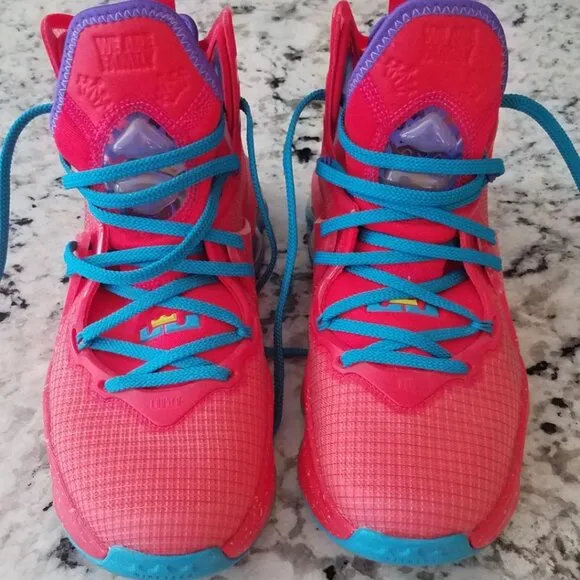 Nike LeBron 19 Basketball Shoes