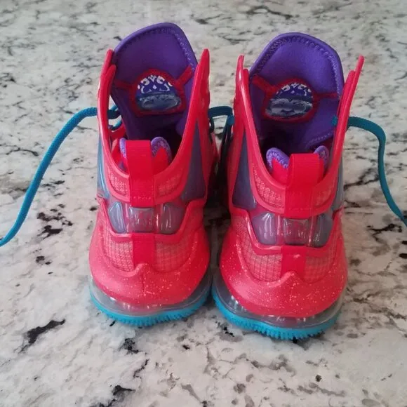 Nike LeBron 19 Basketball Shoes