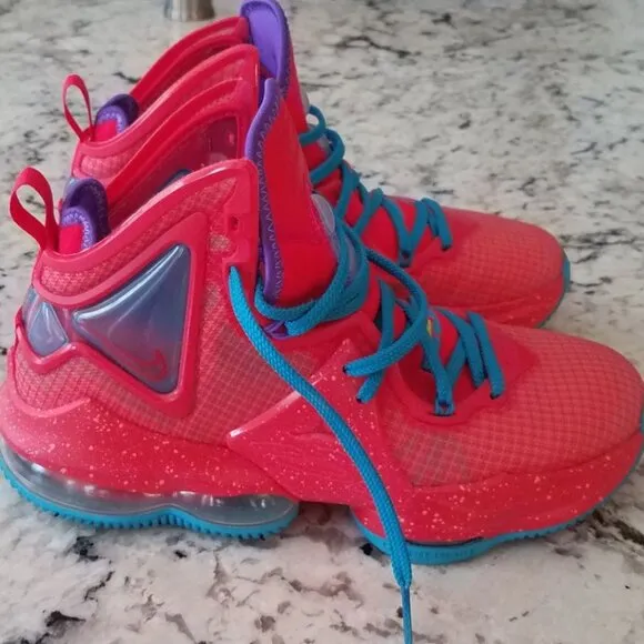 Nike LeBron 19 Basketball Shoes