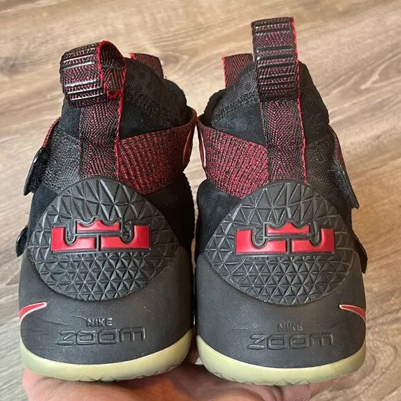 Nike LeBron Soldier 11 Red Stardust Mid Basketball Shoes Men 10.5 UK 9.5 EU 44.5