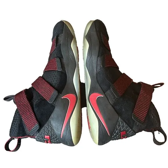 Nike LeBron Soldier 11 Red Stardust Mid Basketball Shoes Men 10.5 UK 9.5 EU 44.5