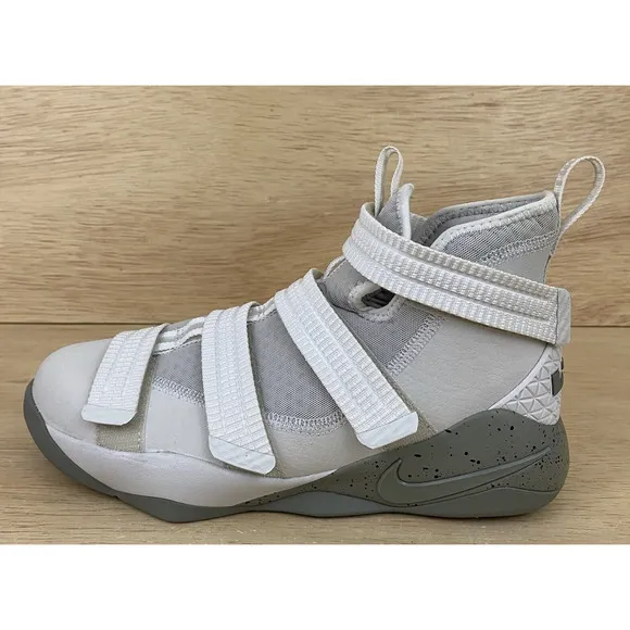 Nike Lebron Soldier XI 11 Basketball Shoes Gray Grey Youth Size 3.5Y or Women 5