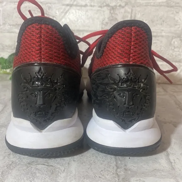 NIKE Lebron Witness 4s Red Black White Basketball shoes men’s 9