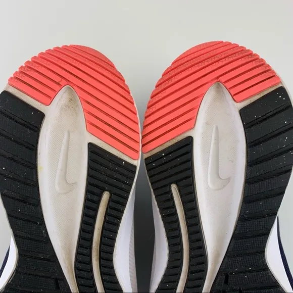 Nike Quest 3 Women Size 7 Running Shoes Blackened Blue Sunset Pulse CD0232-401