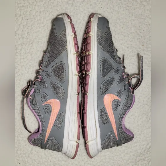 Nike Revolution 2 Gray &amp; Purple Running Shoes Size 8.5