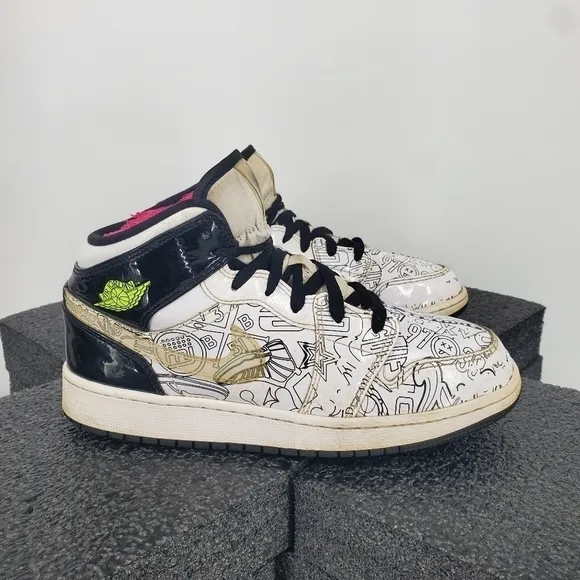 Nike Shoes 6 Youth 7.5 Women Air Jordan 1 Mid SE White Black DC4099-100