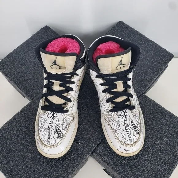 Nike Shoes 6 Youth 7.5 Women Air Jordan 1 Mid SE White Black DC4099-100