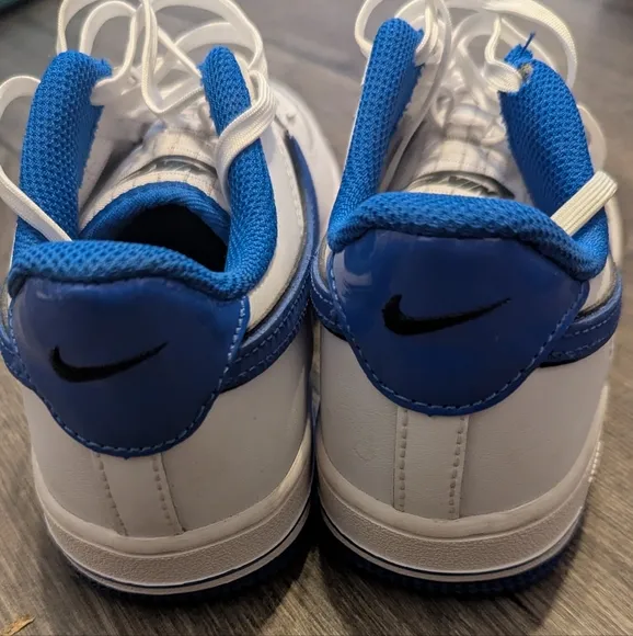 Nike shoes- youth 2.5
