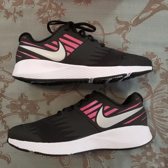 Nike Star Runner (GS) Black Metallic Silver Shoes Women Size 8