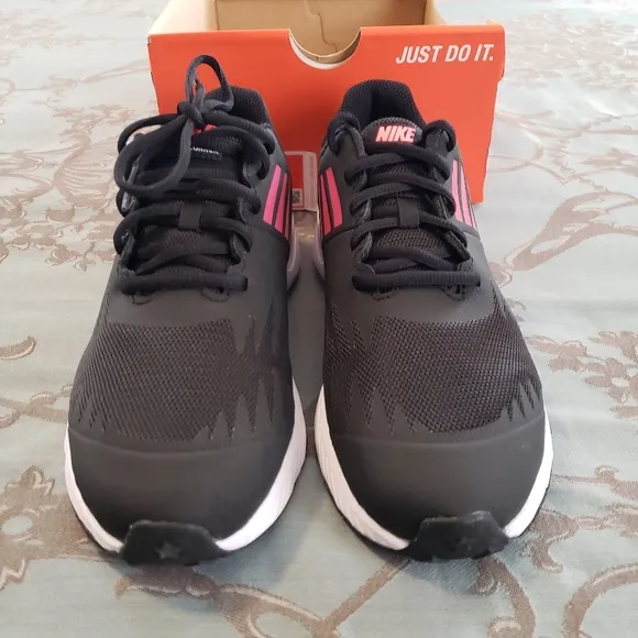 Nike Star Runner (GS) Black Metallic Silver Shoes Women Size 8