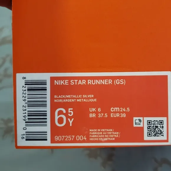 Nike Star Runner (GS) Black Metallic Silver Shoes Women Size 8