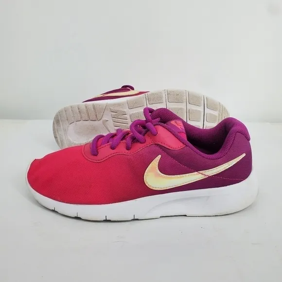 Nike Tanjun Size 5 Youth 6.5 Women Shoes Iridescent Pink Hyper Violet Purple