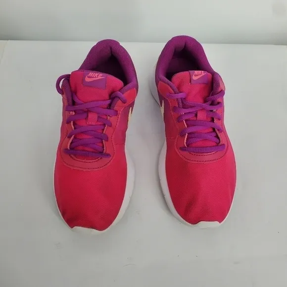 Nike Tanjun Size 5 Youth 6.5 Women Shoes Iridescent Pink Hyper Violet Purple