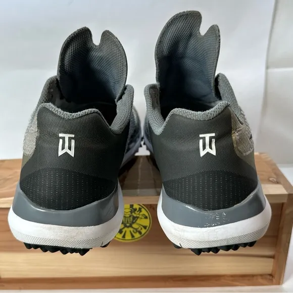 Nike Tiger Woods TW 15 Metallic Silver Golf Shoes 704884-002 Men Size 8.5 (Read)