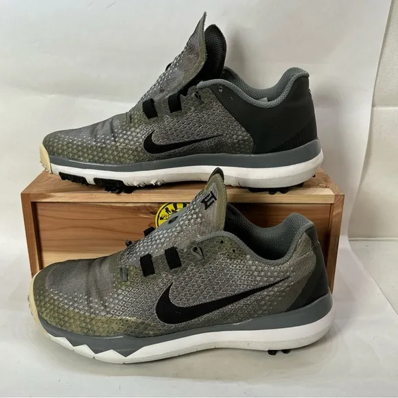 Nike Tiger Woods TW 15 Metallic Silver Golf Shoes 704884-002 Men Size 8.5 (Read)