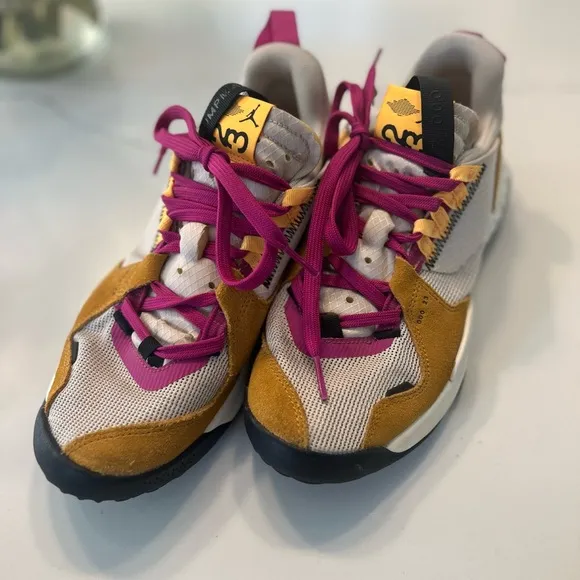 Nike Women Jordan Delta React Chutney‎ Light Orewood Brown Purple Women size 7.5