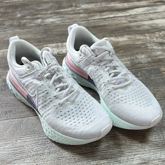 Nike Women React Infinity Run Flyknit 2 'Platinum Tint', Size 10