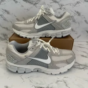 Nike Zoom Vomero 5 Pure Platinum Athletic Shoes