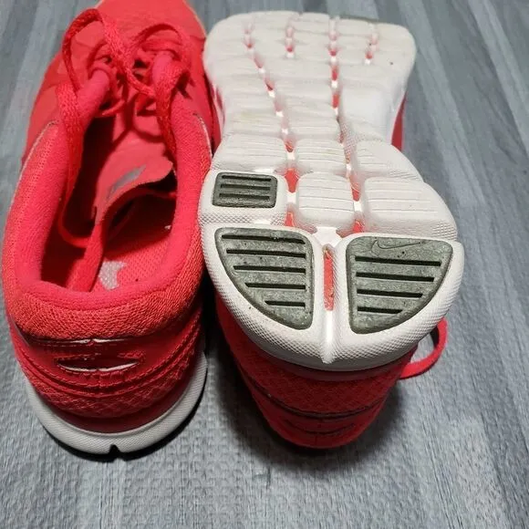 Nike flex women red running shoes
