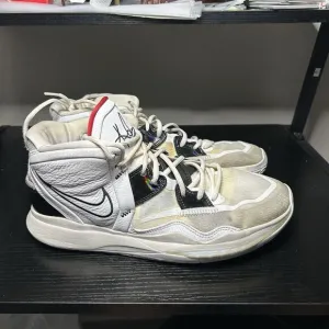 Nike Kyrie 8 Infinity Men Size 11.5 White Black Red Basketball Shoes CZ0204-101