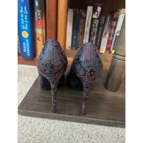 NWOB DKNY CARISA-HIGH POINTED TOE SLIP-ON PUMP WOMEN SHOES 7.5 BORDEAUX COLOR